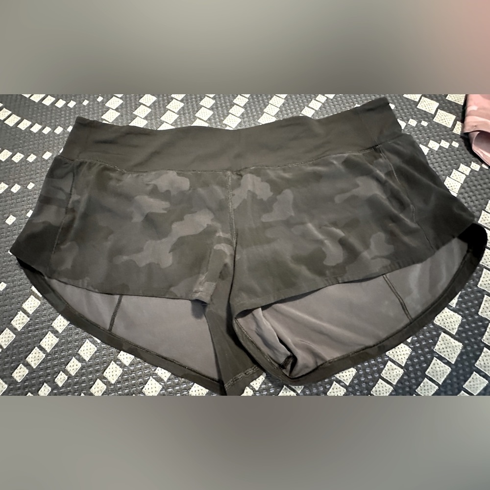 Speed Up Low Rise Lined Shorts 2.5”